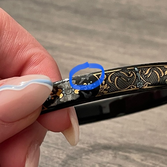 Vintage 1970’s Italy Laurana Hand Painted Enamel Bangle Bracelet - Picture 5 of 6